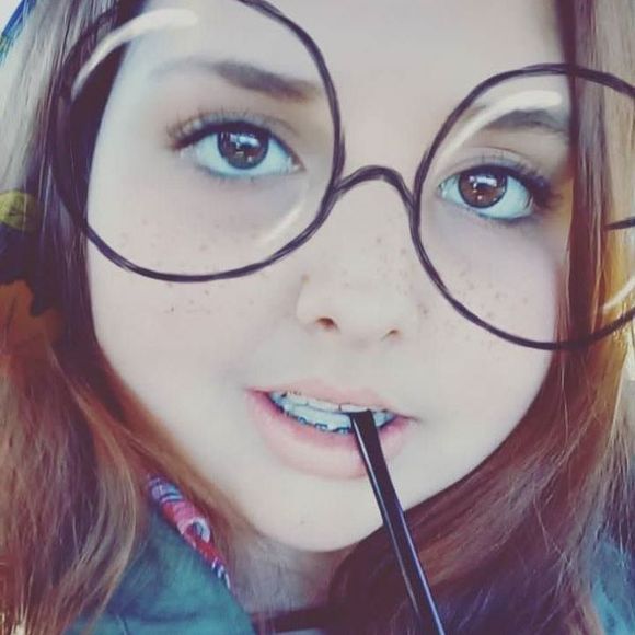 Meet your Posher, Heidi - Picture 1 of 1